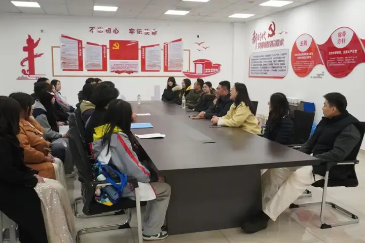 浙江省广播电视中等专业学校塘栖校区开展教学沙龙活动!(图1) 浙江省广播电视中等专业学校塘栖校区开展教学沙龙活动!(图1)