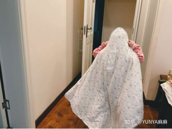 为什么很多孩子喜欢披着床单扮超人?