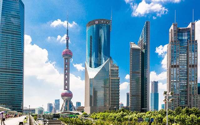 上海中银大厦连续三年采购了爱优特空气净化产品