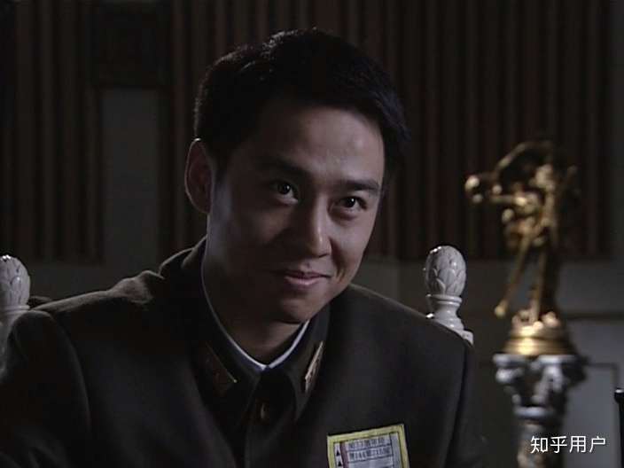 潜伏里的廖三民为什么总笑