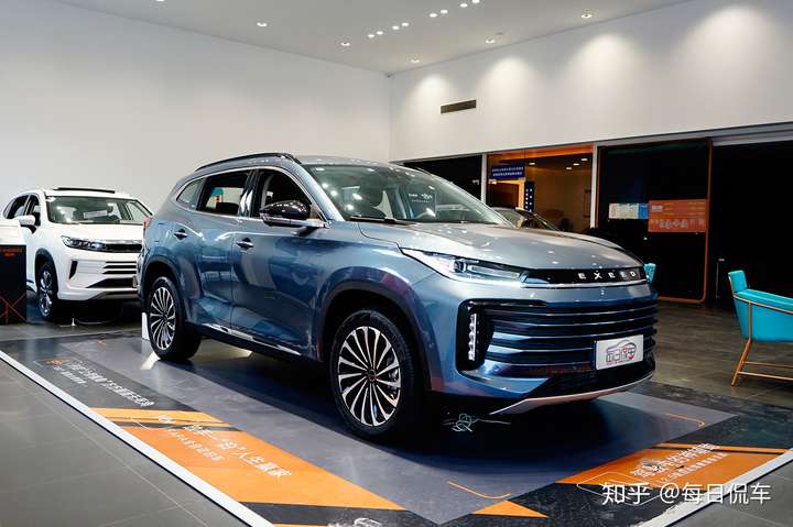 每日侃车 汽车媒体 星途是奇瑞向上拉伸而创立的新品牌,成立的时间并