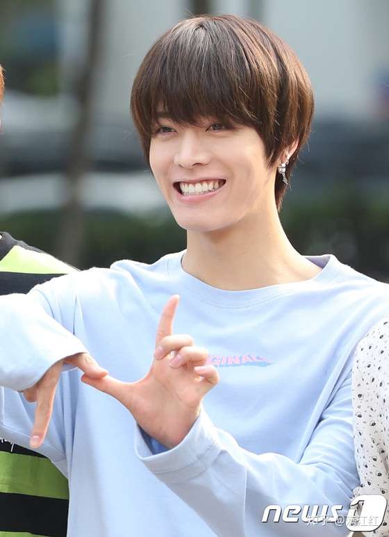 19年上半期vivi国宝級帅哥出炉 打败山下智久的竟然有四位 知乎