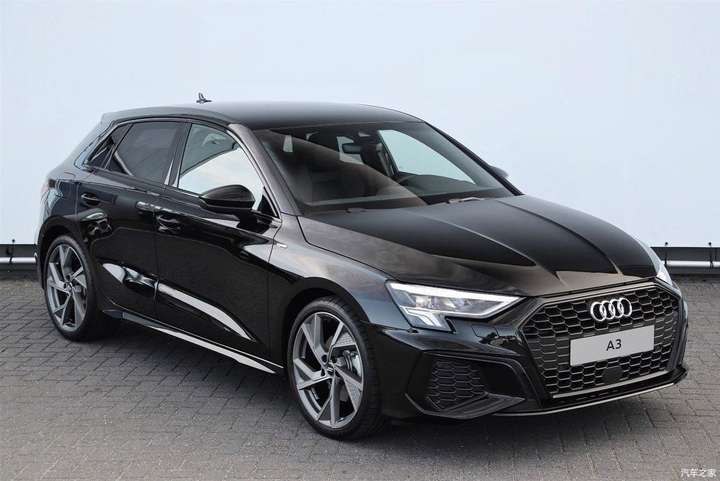 精致的运动两厢豪华轿车海外实拍全新奥迪a3sportback