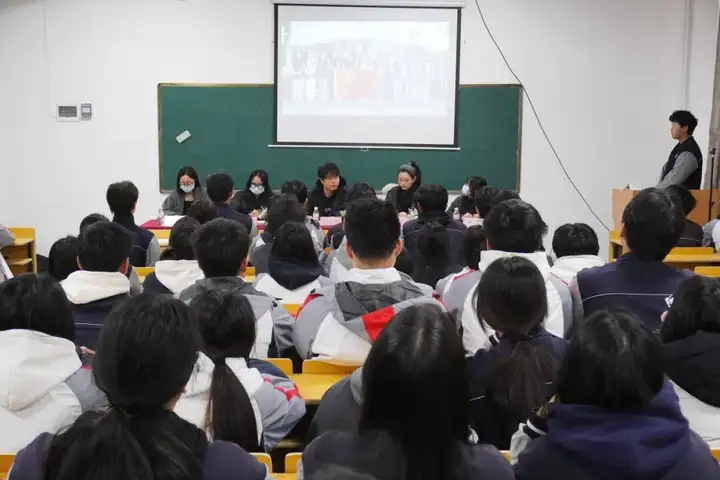 【紅色校園】信念如磐礪初心 青春揚(yáng)帆擔(dān)使命 | 塘棲校區(qū)團(tuán)課順利結(jié)業(yè)!(圖5) 【紅色校園】信念如磐礪初心 青春揚(yáng)帆擔(dān)使命 | 塘棲校區(qū)團(tuán)課順利結(jié)業(yè)!(圖5)