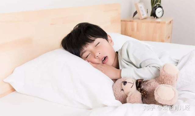 孩子睡觉流口水的原因是什么宝宝为什么睡觉时流口水
