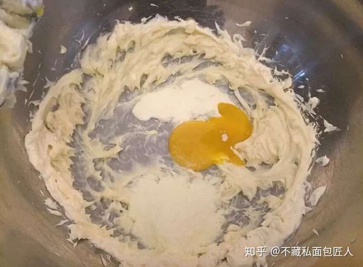当下火爆的软欧包,跟甜面包有什么区别?