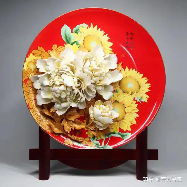 洛陽の牡丹の磁器の皿を手で描いて、中国式の家庭装飾の置物、特色の贈り物は皿 洛陽の牡丹の磁器の皿を手で描いて、中国式の家庭装飾の置物