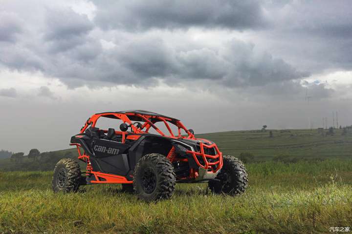 在沙漠能跑过它的有几个?庞巴迪独行侠x3