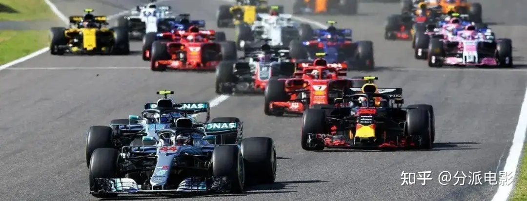 《F1:狂飙飞车》156分钟全程高能!F1实拍镜头颠覆赛车影史