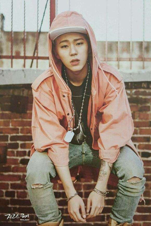 如何评价偶像练习生第六期小鬼组表演的zico的artist?