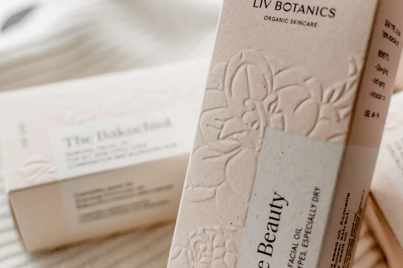 LIV Botanics Skincare：包装里藏着一本古老的植物图画书  知乎