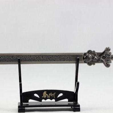 墨眉是历代墨家巨子的信物,这把剑出现的地方,所有墨家弟子都将听候