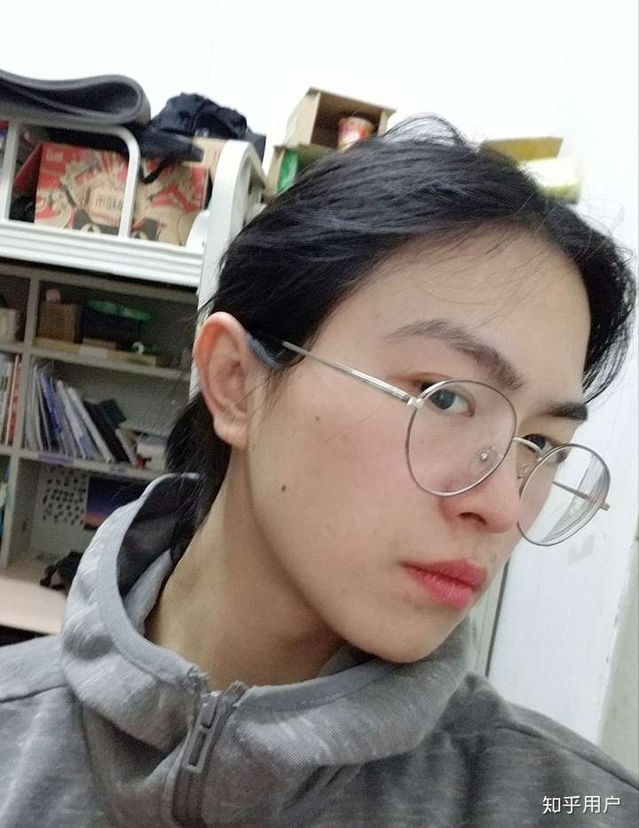 男生越长大越像女生是什么体验?