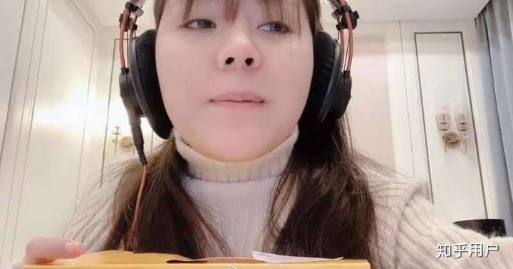 这个是团子今天不小心露的脸太快了还好截到图了