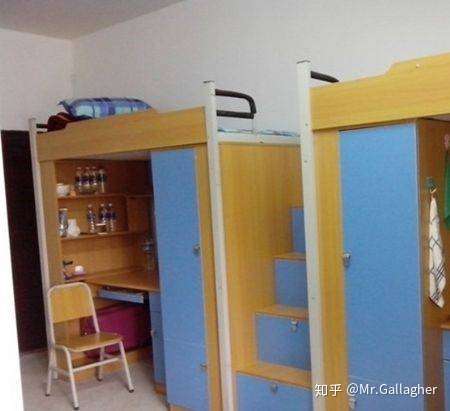重庆科技学院的宿舍条件如何?校区内有哪些生活设施?