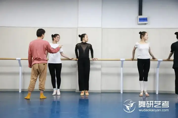舞蹈生五一假期出游记：舞研5日“观光之旅”，原来他们都在......
