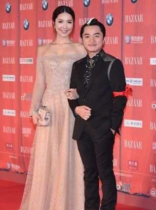 160厘米,刘涛168厘米,身高差8厘米.