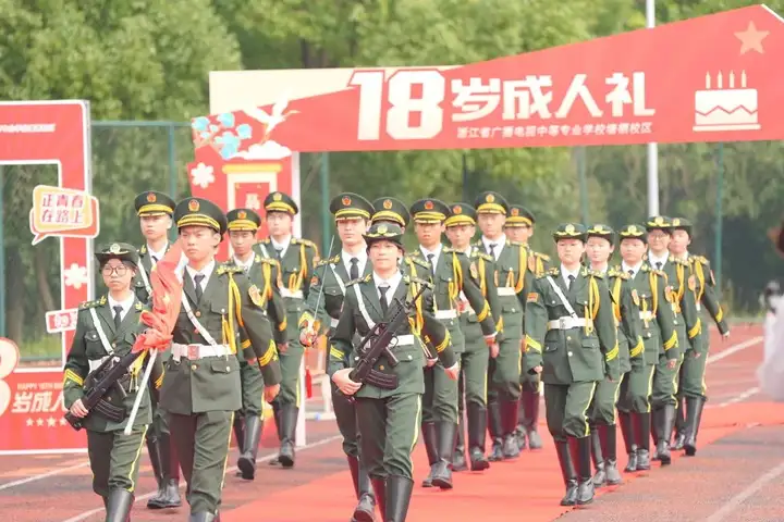 正青春 向未来 | 2025塘栖校区高三成人礼(图1)