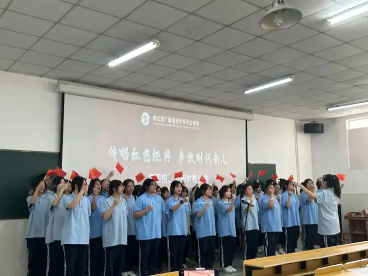 青春印记 | 奋楫笃行 • 一路生花 ——21幼儿保育二班班级风采(图17) 青春印记 | 奋楫笃行 • 一路生花 ——21幼儿保育二班班级风采(图17)