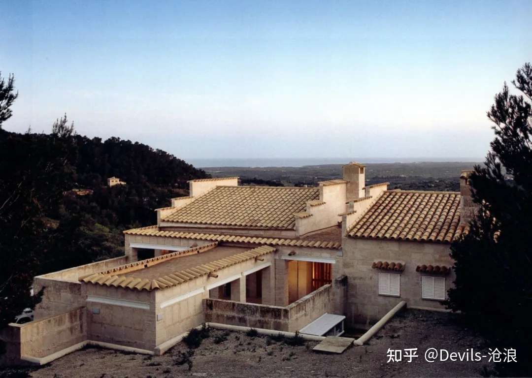 devils-沧浪 的想法: 伍重设计的这个自宅真是精中建筑师的表达