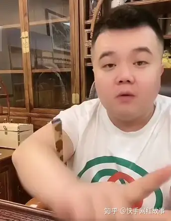 方丈被掐脖子拿卡簧刀威胁二驴害方丈被封禁与方丈发生激烈争吵