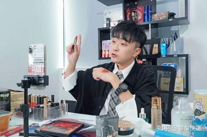 北京现代第七代伊兰特小太阳陈温暖热爱至上锋芒在握