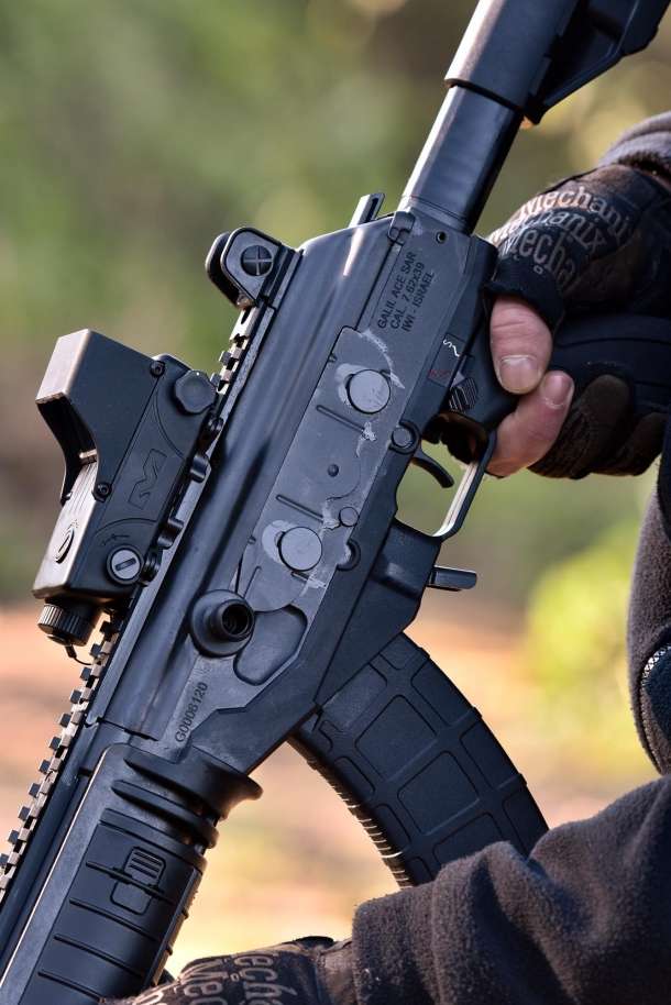 以色列现代战术化加利尔步枪加利尔ace突击步枪