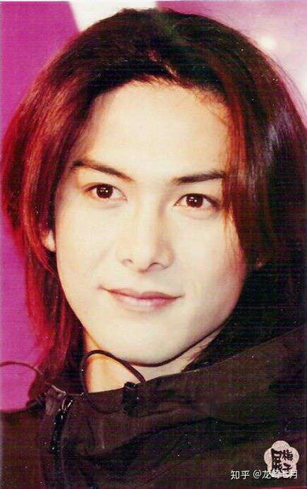 有没有大神知道柏原崇这些照片的出处?