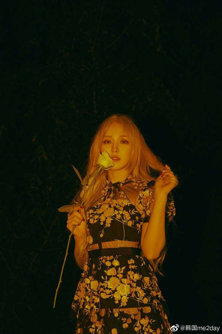 red velvet 成员 wendy 打歌期跌落舞台,面部受伤身体骨折,会对个人与