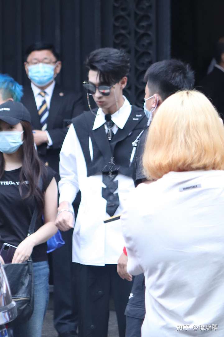 为什么德云瓦舍的男主角是秦霄贤?