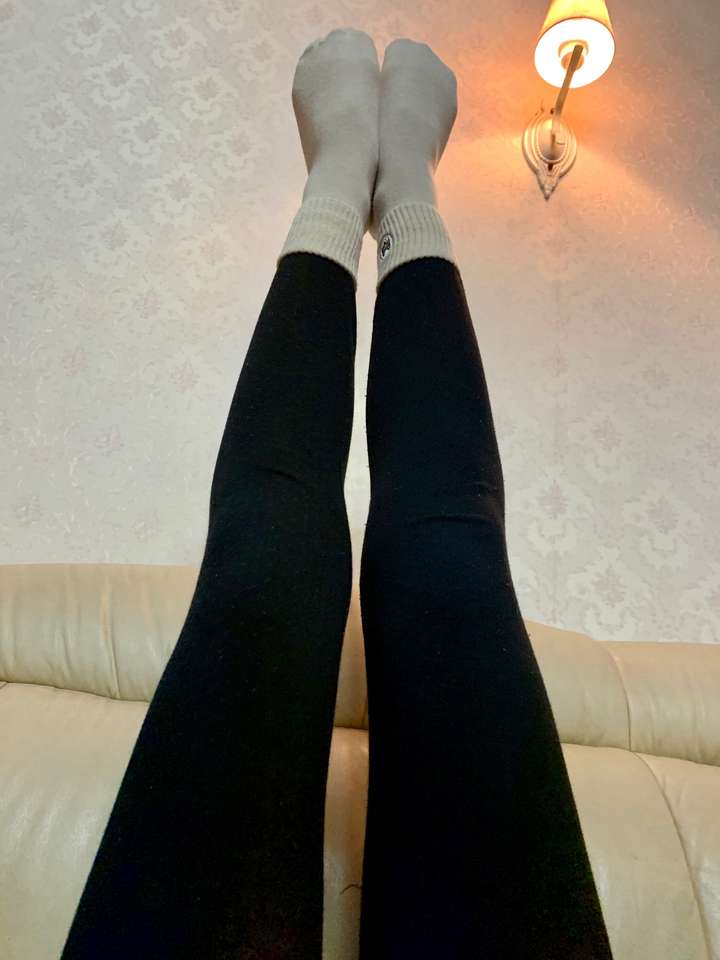 腿大概是这个样子.(刚拍的)