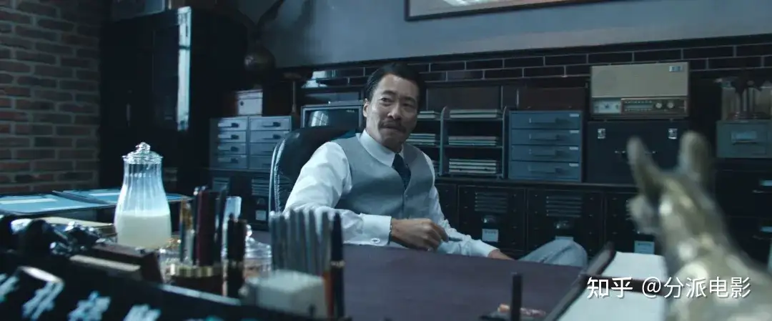 《凶降喜讯》太敢拍，这片对“四国”贴脸开大