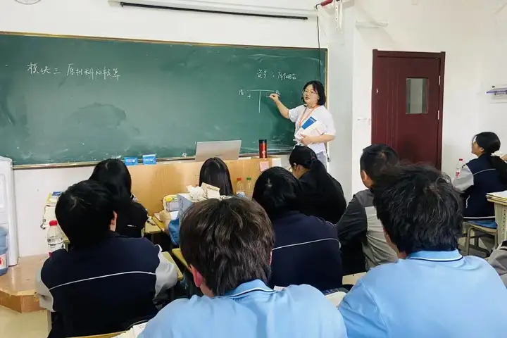 教学相长共生辉 优质评比照未来 | 我校塘栖校区优质课评比(图1)