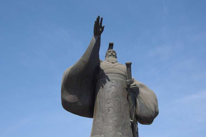 长辈说自孔子以来儒家就是用来愚民的是这样吗为什么