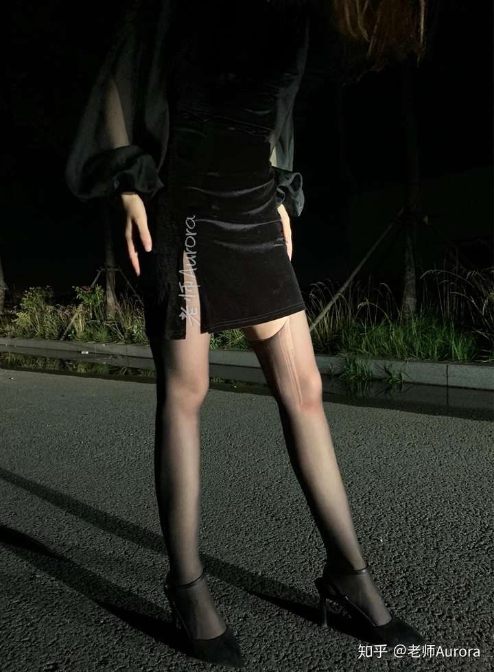 女生 穿丝袜好看 还是光腿好看 是由什么决定的?