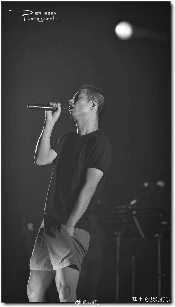 李志有首歌叫做《这个世界会好吗》,其实我想说,这个世界真的不会好.