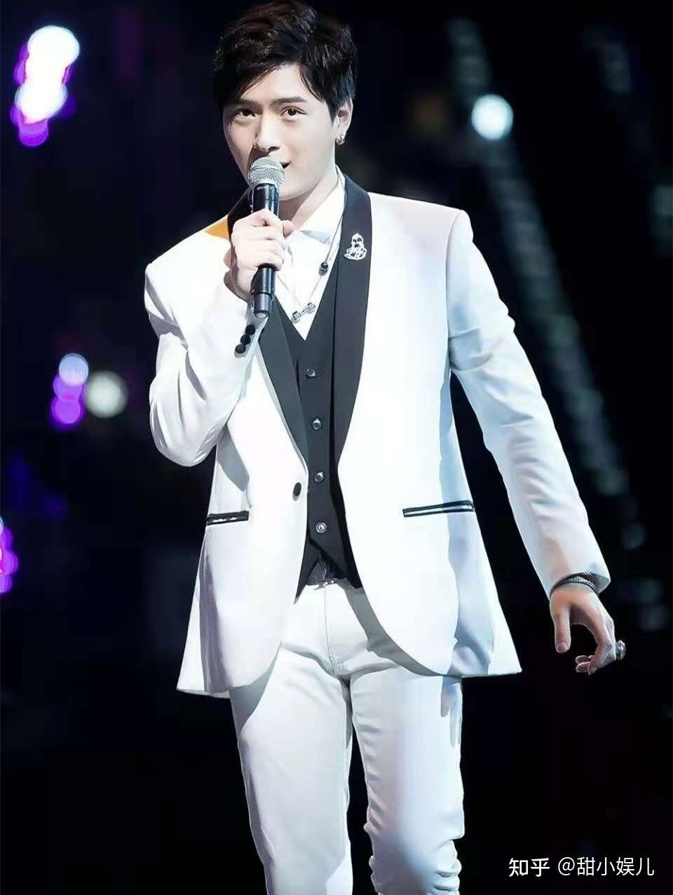 一年生 中的暖暖学长 出道5年后 王慧侦已成泰娱全能艺人 知乎