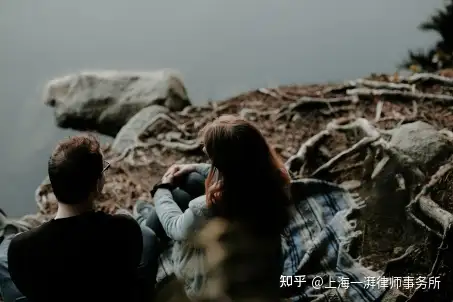 一湃视角：丈夫脑出血病倒，妻子卖房失联，是否构成“遗弃罪”？
