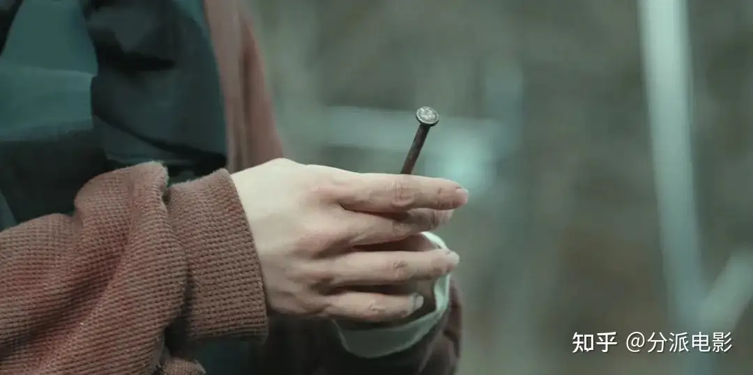 《坐白车的女人》烧脑+惊悚+悬疑，层层反转！