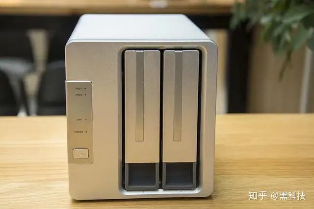 入门NAS就选它,千元级就有双盘位的铁威马F2-210体验