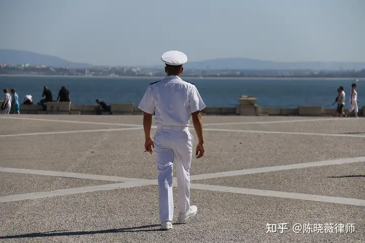 非法采矿罪案件追究哪些人刑事责任,非法采矿拉沙子怎样追究刑事责任