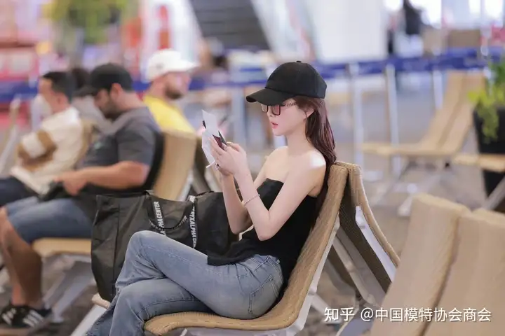 KTV里的小姐的秘密丨kTV里的小少爷们