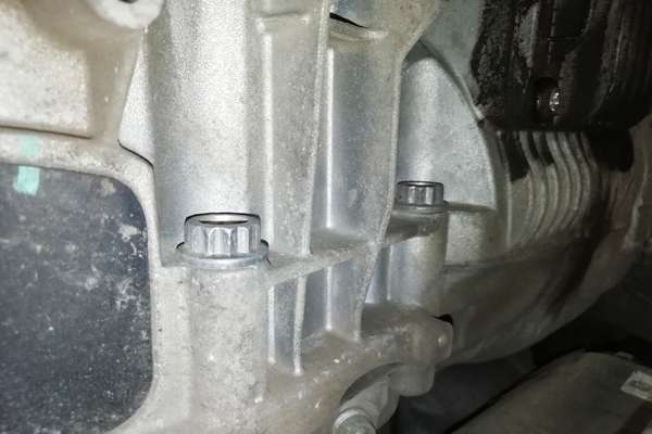 二手车检测‘；事故车； 水泡车；二手车评估；车辆鉴定|如何看二手车车况？买前检测奥迪A4，二手车检测评估