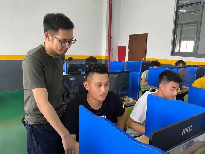技校毕业属于什么学历?如何选择技校?_校园生活_资讯_中招网_中招考生服务平台_非官方报名平台
