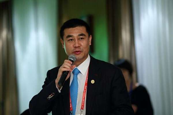 深圳保安成亿万富豪5亿买飞机10亿做慈善涉黑有枪有保护伞