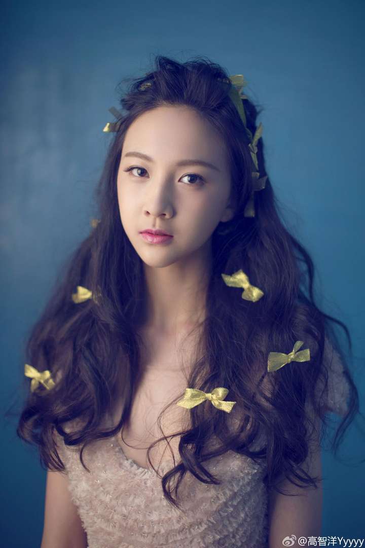 现实生活中,你见过的绝色美人(性别不限)是什么样的?