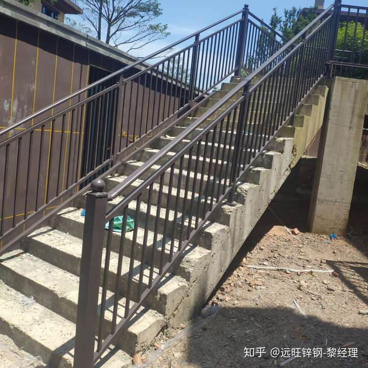 锌钢楼梯扶手成品拼装步骤