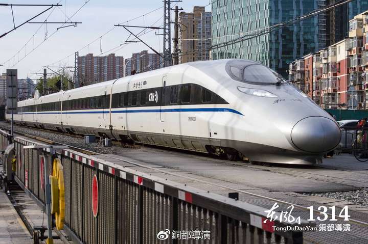广深港高铁香港段的动感号动车组与和谐号,复兴号有什么不同?