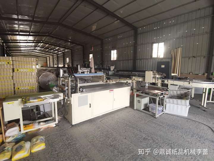 外出打工挣钱不容易不如在家办个小型卫生纸加工厂