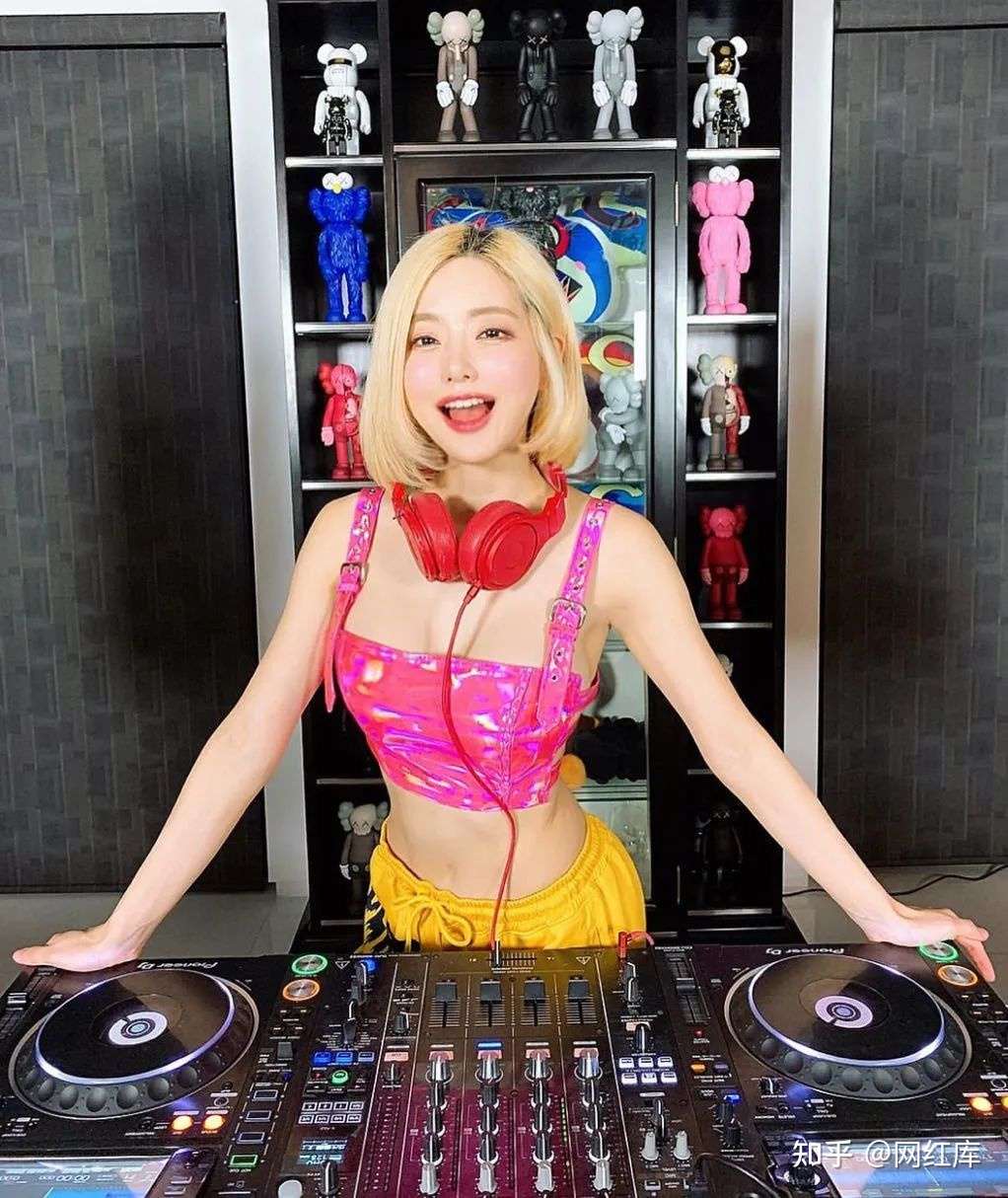 DJ SODA 高调整活被骚扰？上脚冠希设计鞋款！与 Ahin 梦幻联动推出合作单曲！ Facebook-第9张